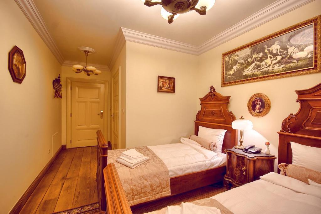 Palac Tlokinia Kalisz  Room photo